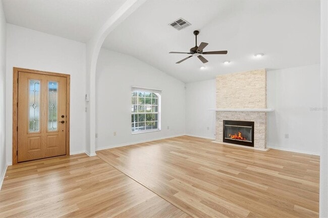 1436 Watermill Cir in Tarpon Springs, FL - Building Photo - Building Photo