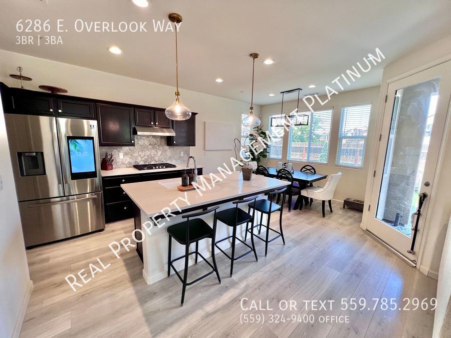 6286 E Overlook Wy in Fresno, CA - Building Photo