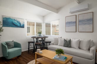 4587 Saratoga Ave in San Diego, CA - Building Photo - Building Photo