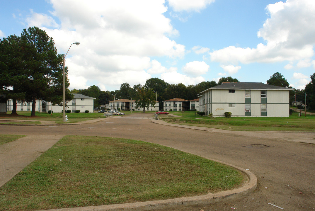 Commonwealth Village in Jackson, MS - Building Photo