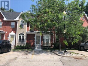 4200 Kilmer Dr in Burlington, ON - Building Photo - Building Photo