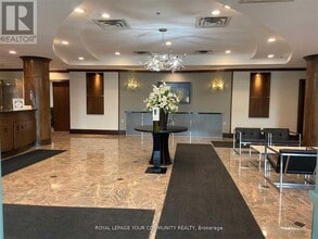 23 Oneida Crescent in Richmond Hill, ON - Building Photo - Building Photo