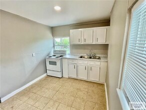 2615 E 32nd St in Brownsville, TX - Building Photo - Building Photo