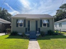 620 Metairie Lawn Dr in Metairie, LA - Building Photo