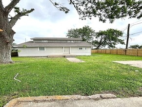 228 Orange St in La Marque, TX - Building Photo - Building Photo