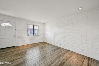 1234 N 36th St in Phoenix, AZ - Foto de edificio - Building Photo