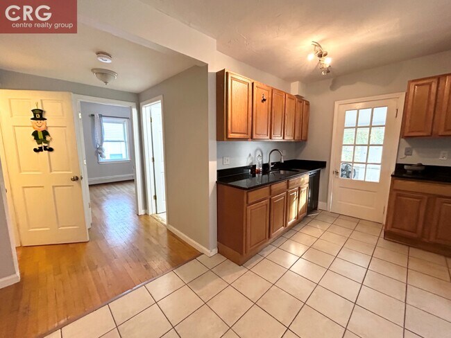 40 Plymouth St, Unit 2 in Cambridge, MA - Foto de edificio - Building Photo