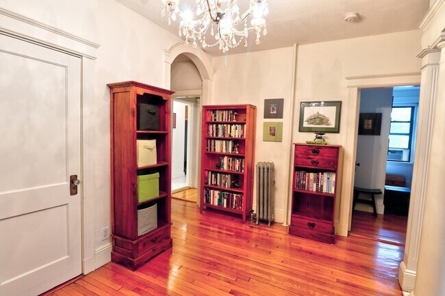 45 Mason Ter, Unit 1 in Brookline, MA - Building Photo - Building Photo
