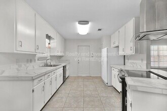 202 Summer Ln in Fort Walton Beach, FL - Building Photo - Building Photo