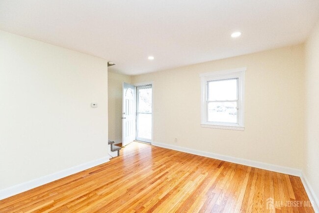 78 Koyen St in Fords, NJ - Building Photo - Building Photo