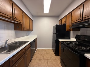 11271 Florida Blvd in Baton Rouge, LA - Foto de edificio - Building Photo