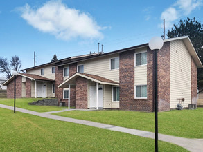 Woodwinds Apartments in Norfolk, NE - Building Photo - Other