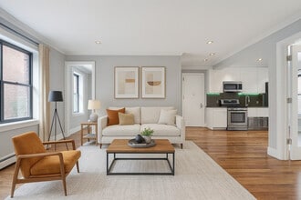 939 2nd Ave in New York, NY - Building Photo - Building Photo