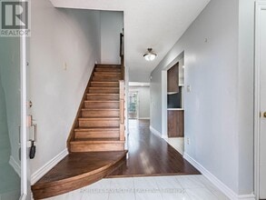 30 Castlehill Rd in Brampton, ON - Building Photo - Building Photo