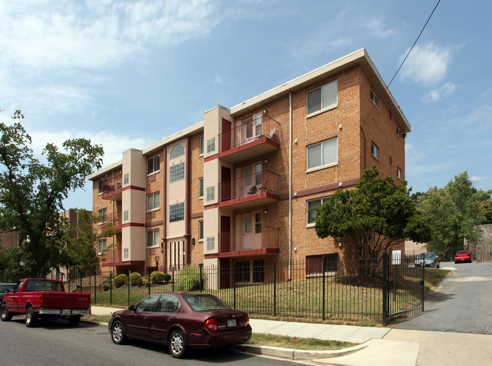 4110-4124 Ames St NE in Washington, DC - Building Photo