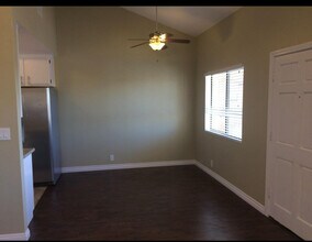 7049 Flight Ave in Westchester, CA - Building Photo - Building Photo