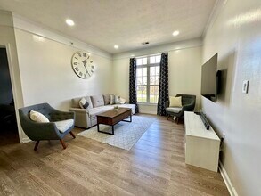 1901 N Lincoln Ave, Unit #203 in Urbana, IL - Building Photo - Building Photo