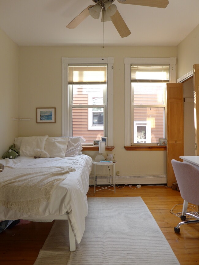 828 Parker St, Unit 3