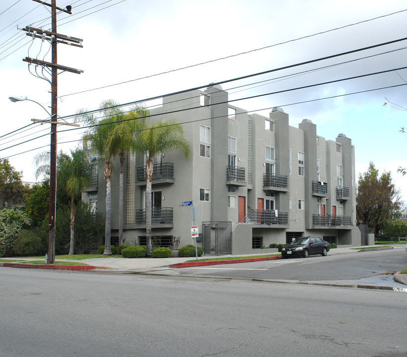 12303 Moorpark St in Studio City, CA - Foto de edificio