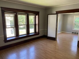 549 Brown St in Akron, OH - Building Photo