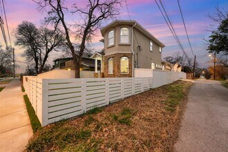 1304 Leona St in Austin, TX - Building Photo - Building Photo
