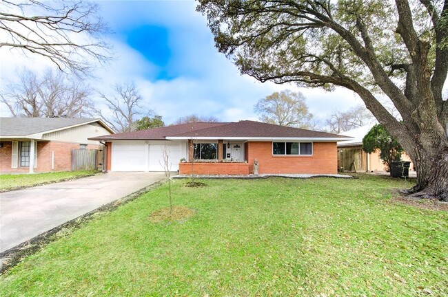 property at 6026 Clarewood Dr