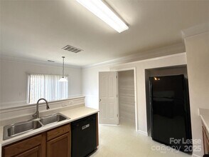 2807 Forest Grove Ct in Charlotte, NC - Building Photo - Building Photo