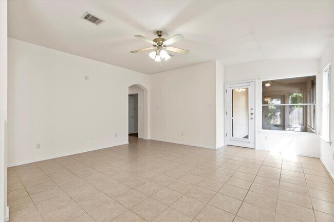 1001 Hyde Park Dr in Round Rock, TX - Building Photo - Building Photo