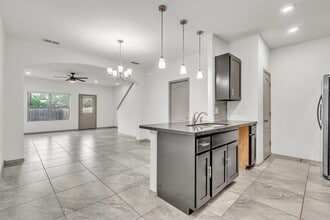 204 Welland Dr in Laredo, TX - Building Photo - Building Photo