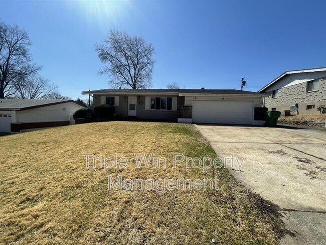 2636 Hadden Dr in St. Louis, MO - Building Photo - Building Photo