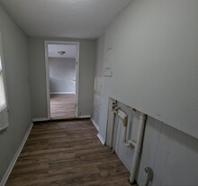 1709 S Evergreen Ave in Chanute, KS - Building Photo