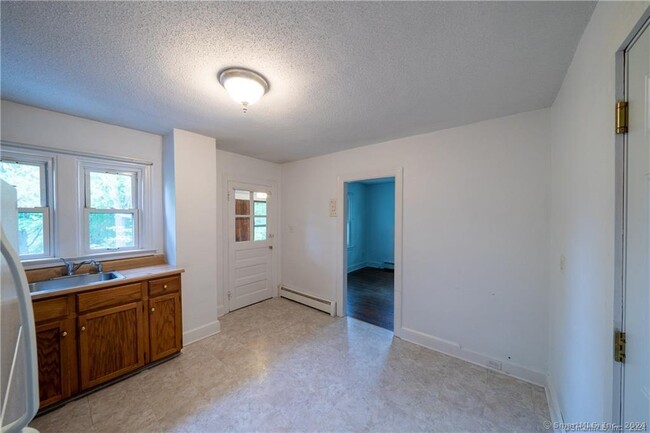 151 Liberty St in Southington, CT - Building Photo - Building Photo