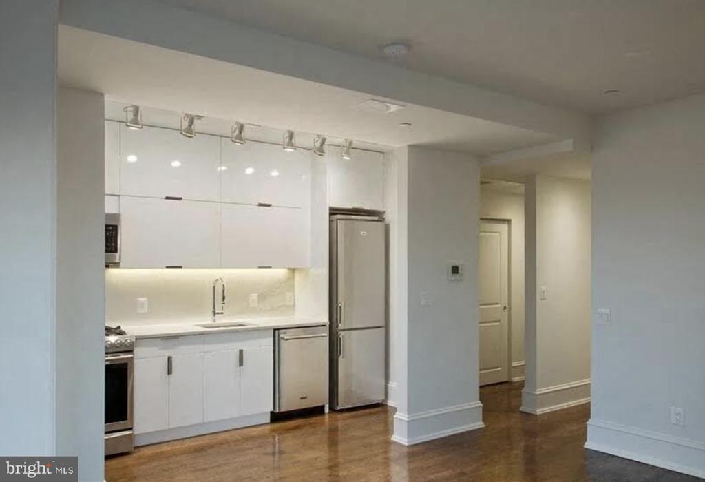 501 Seward Square SE in Washington, DC - Building Photo