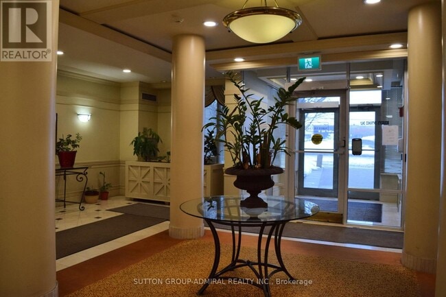 5001 Finch Ave E in Toronto, ON - Building Photo - Building Photo