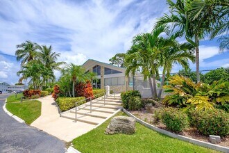 1980 Sunset Ave, Unit 7 in Lake Worth Beach, FL - Building Photo - Building Photo