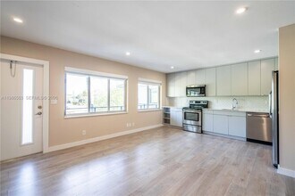 2400 NE 26th St in Fort Lauderdale, FL - Building Photo - Building Photo