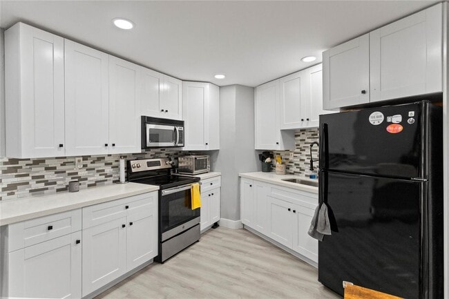 property at 22940 Oxford Pl