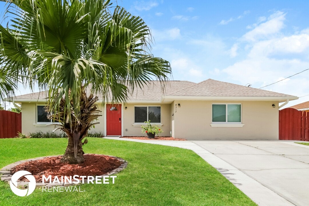 4312 13th St SW in Lehigh Acres, FL - Building Photo