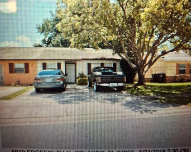 property at 6910 Edgefield Ln