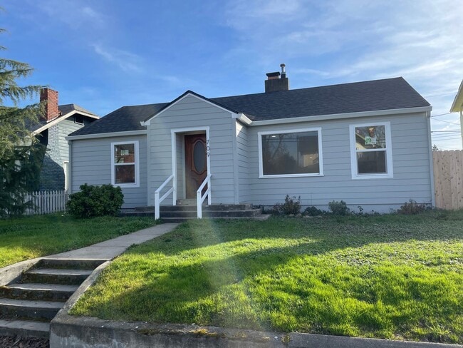 property at 709 W Jackson St