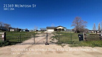 21369 McIntosh St in Tehachapi, CA - Building Photo
