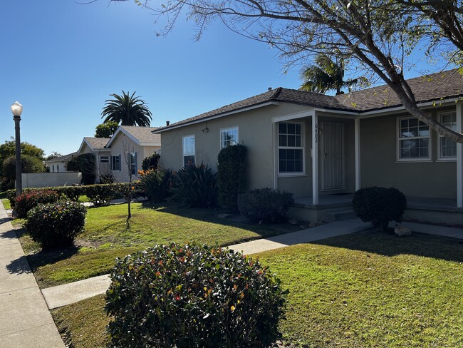 6402 W 86th Pl, Unit 6402 in Los Angeles, CA - Building Photo - Building Photo