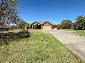 13871 E Reno Ave in Choctaw, OK - Building Photo - Building Photo