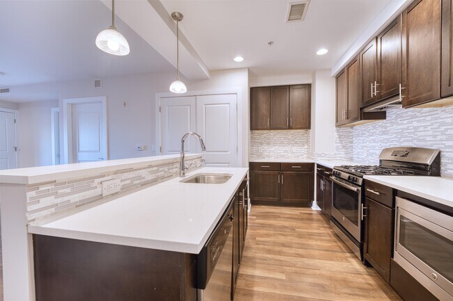 1040 JOHN F KENNEDY Blvd in Bayonne, NJ - Building Photo - Building Photo