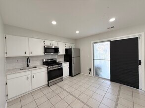 171 Scobee Ln in Franklin Township, NJ - Building Photo - Building Photo