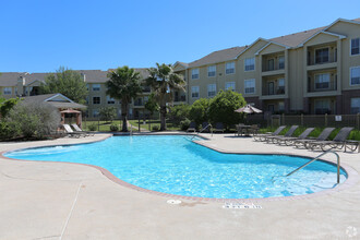 Signature Park in Bryan, TX - Foto de edificio - Building Photo