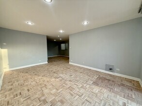 1550 Sandpebble Dr in Wheeling, IL - Building Photo - Building Photo