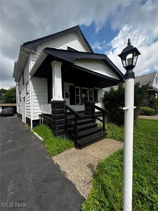 5188 Philip Ave in Maple Heights, OH - Building Photo