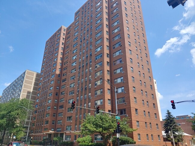 property at 2909 N Sheridan Rd