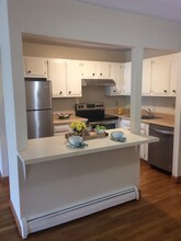 565 Talcottville Rd in Vernon, CT - Building Photo - Building Photo